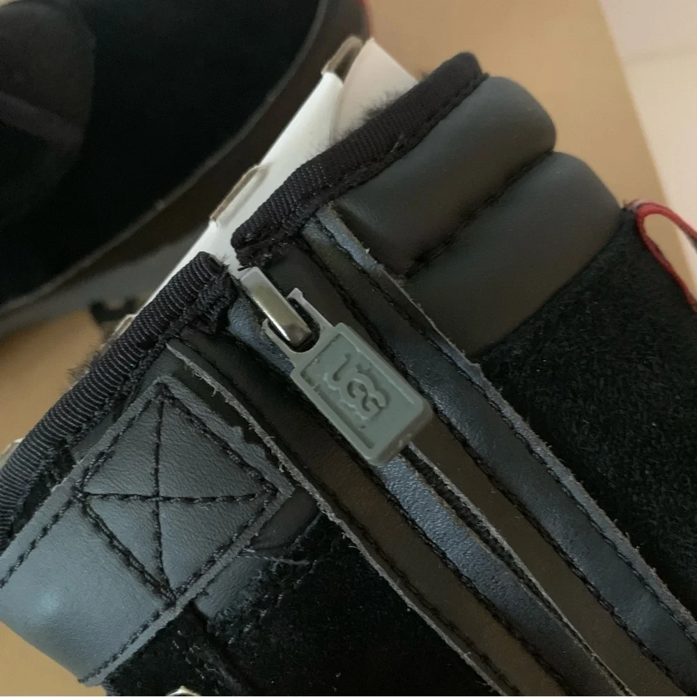 NIB. UGG Grade School Kids Arren Weather Boots